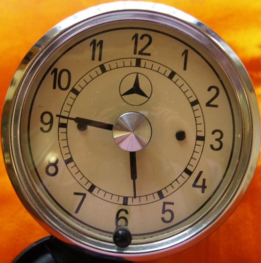 Reloj horario Mercedes