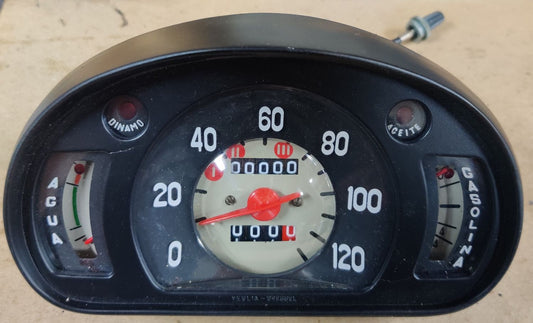 Instrumententafel von Seat/Fiat 600 mit Tageskilometerzähler