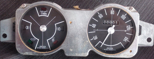 Renault R-8 2nd series instrument panel